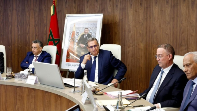 Le Chef du gouvernement préside une réunion de suivi du plan de mise en œuvre de la loi relative aux peines alternatives