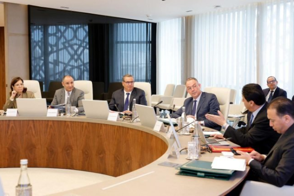 El jefe del Gobierno preside una reunión de seguimiento de la implementación de la hoja de ruta para el empleo
