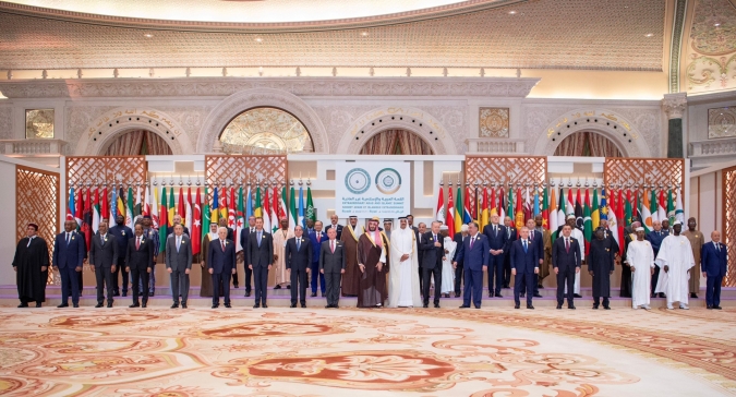 Doha: la cumbre árabe-islámica de urgencia apoya el papel del Comité Al-Qods, presidido por SM el Rey Mohammed VI