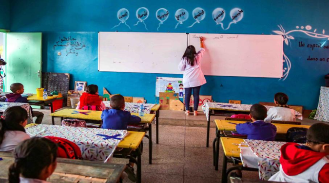 استئناف الدراسة الحضورية بعدد من المؤسسات التعليمية بالقصر الكبير إثر تحسن الظروف المناخية