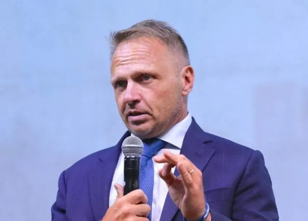 Italian Agriculture Minister Hails Morocco's Regional Leadership in Water Management