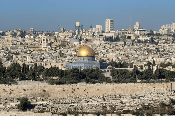 La ayuda humanitaria enviada por Muy Altas Instrucciones Reales, un acto de apoyo concreto a favor de los habitantes de Gaza (Muftí de Al-Qods)