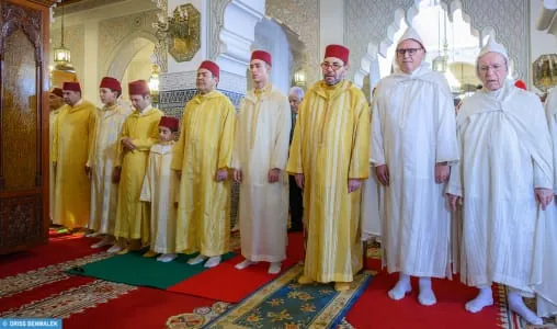 HM the King Performs Eid Al-Fitr Prayer in Rabat, Receives Greetings on Joyous Occasion