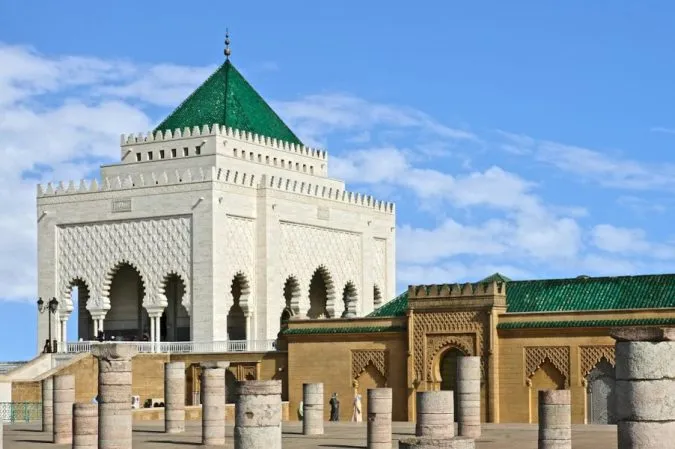 الوزير الأول الفرنسي يزور ضريح محمد الخامس