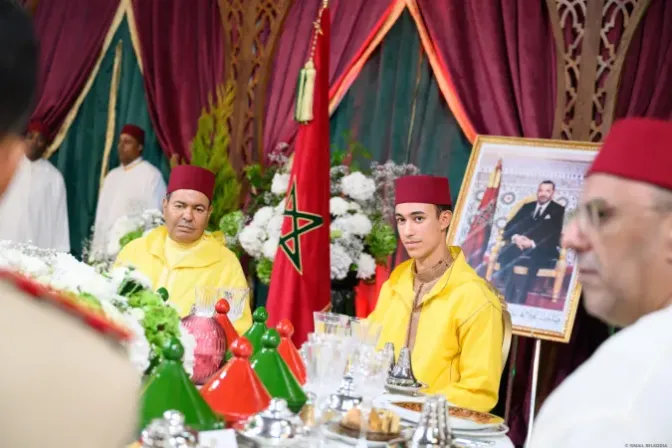 Glorieuse Fête du Trône : Déjeuner offert par le Chef du gouvernement en présence de SAR le Prince Héritier Moulay El Hassan et de SAR le Prince Moulay Rachid