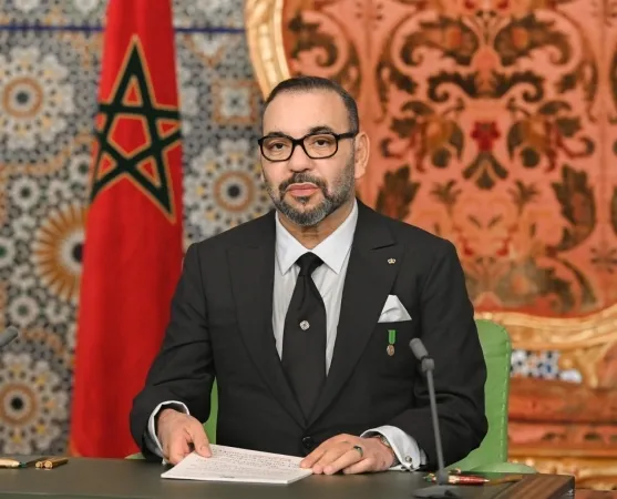SM el Rey, Amir Al-Muminin, cumple la oración de Eid Al-Adha en la mezquita "Ahl Fès" en Rabat y recibe las felicitaciones en esta feliz ocasión
